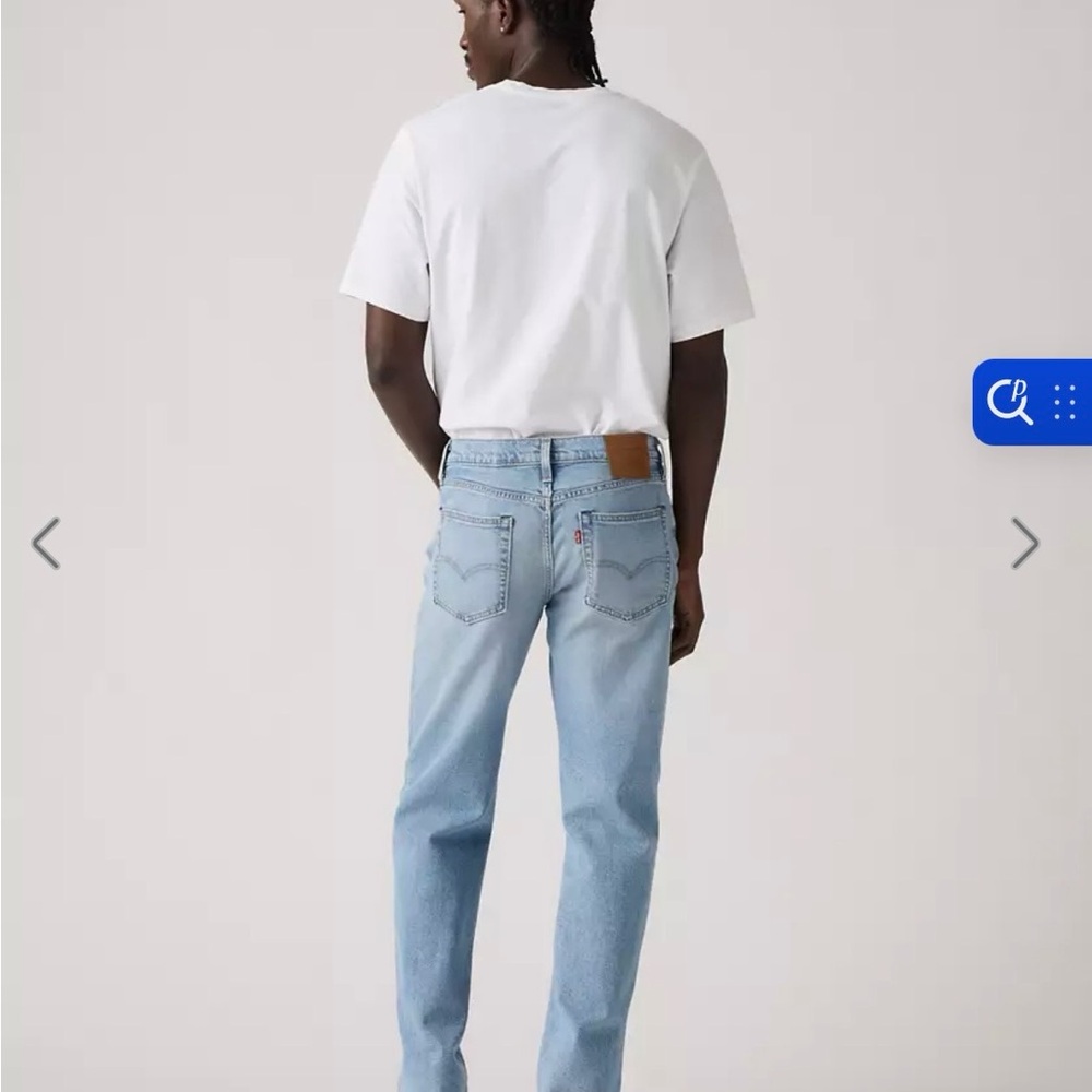 Like New! Levi's Men's 514 light Blue Straight Jeans never worn or washed. 30x32